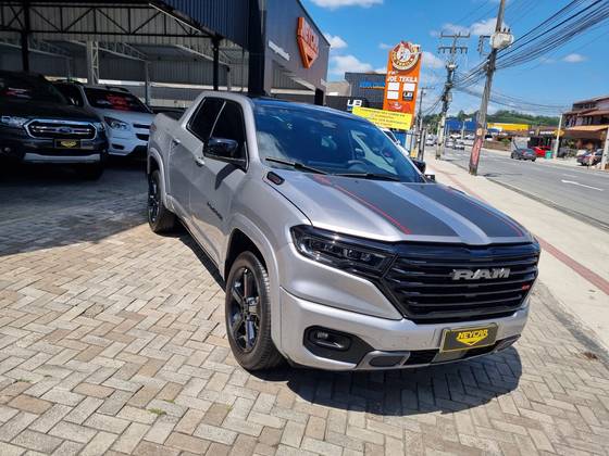 RAM RAMPAGE 2.0 HURRICANE 4 TURBO GASOLINA R/T 4X4 AUTOMÁTICO